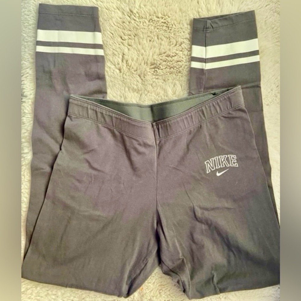 Women’s Gray Nike Leggings Size Medium
